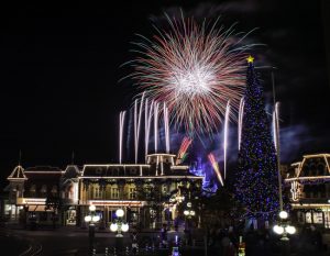 Six of the best spots for parades & fireworks shows at Walt Disney World's Magic Kingdom!