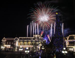 Six of the best spots for parades & fireworks shows at Walt Disney World's Magic Kingdom!
