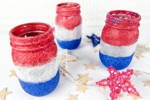 Glitter Patriotic Mason Jars | Mason Jar Crafts | Mason Jar DIY | Mason Jars | Glitter Crafts | Glitter DIY | 4th of July Crafts | Patriotic Crafts | Patriotic DIY