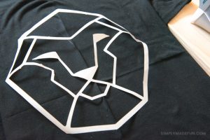 Bleached Game of Thrones Shirt | Bleached Shirt | Freezer Paper DIY | Bleached T-Shirt | Game of Thrones Shirt | Game of Thrones DIY | Silhouette Cameo Crafts
