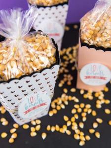 Valentine Popcorn Gift Bags - After Christmas I'm all candied out, so I tend to snack on popcorn instead. We typically don't pop our own but I couldn't resist trying it just so I could make these Crazy Ex Girlfriend inspired popcorn gift bags!