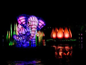 Disney's Extra Magic Hours - Stay on-property for your next Disney vacation and take advantage of the extra magic hours! It's a perk that means shorter ride lines and less crowds in the early mornings or late night at the parks on different days and all the tips and tricks to take advantage of it on the blog today!